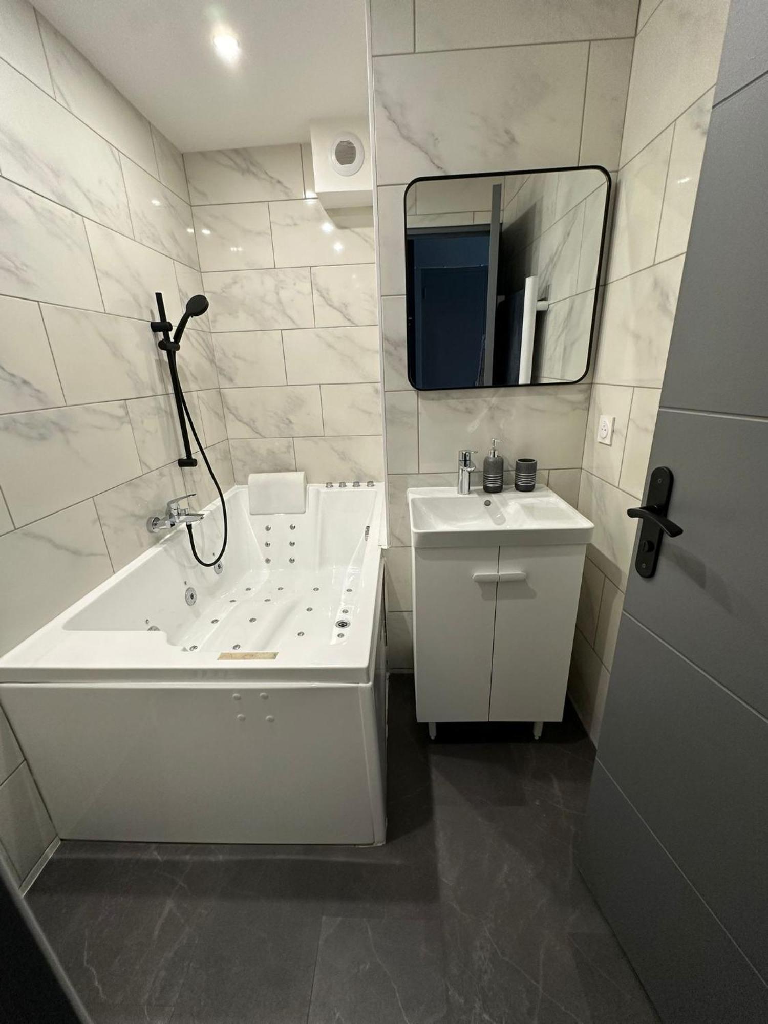 Studio Jaccuzzi A 2 Min Davignon Les Angles  Buitenkant foto